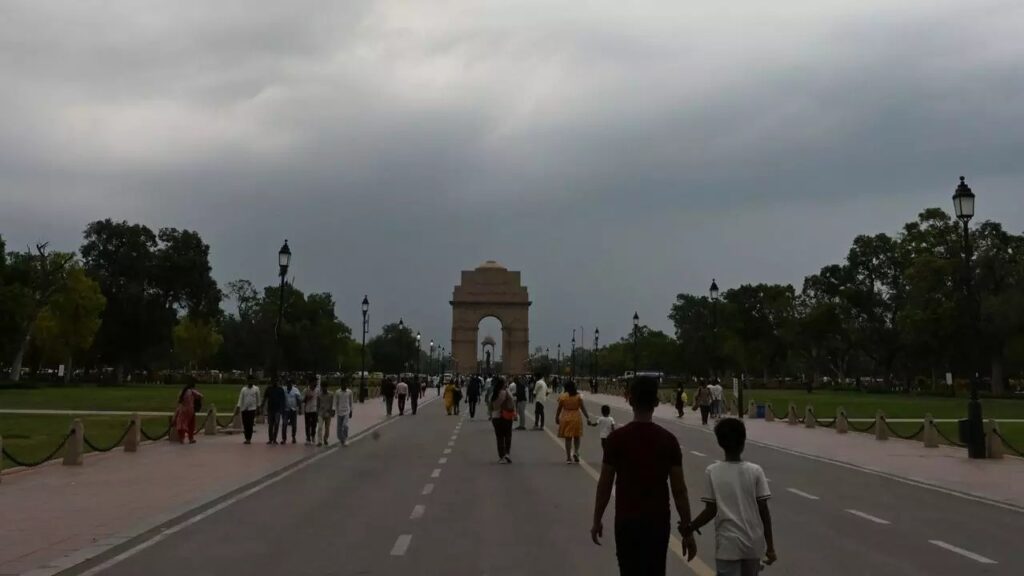 कई राज्यों में आज भी भारी बारिश का अलर्ट, जानें दिल्ली, हरियाणा, पंजाब में कैसा रहेगा आज का मौसम?