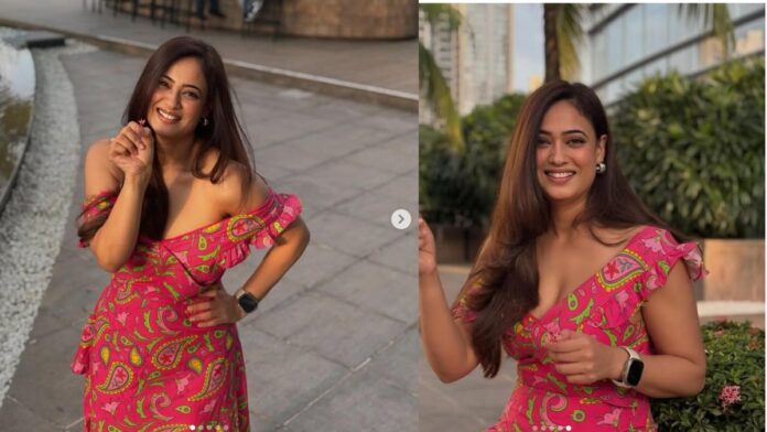 ऑफ-शोल्डर ड्रेस में श्वेता तिवारी का क्लासी अंदाज, फैंस बोले—क्या बात है!