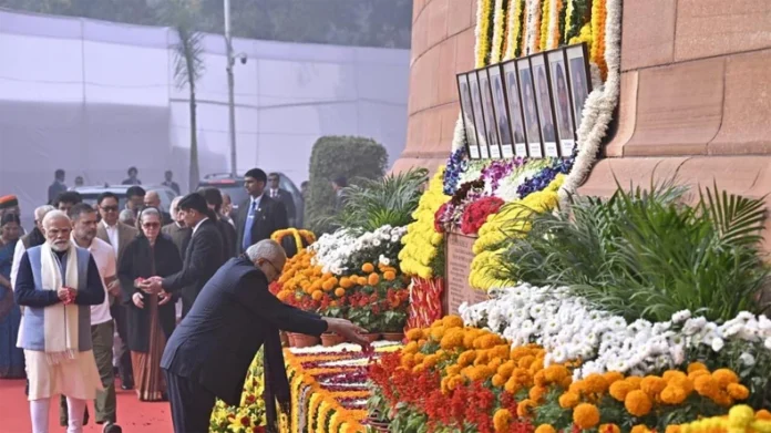 प्रधानमंत्री मोदी, सोनिया, राहुल गांधी व किरेन रिजिजू समेत कई नेताओं ने शहीदों को दी श्रद्धांजलि