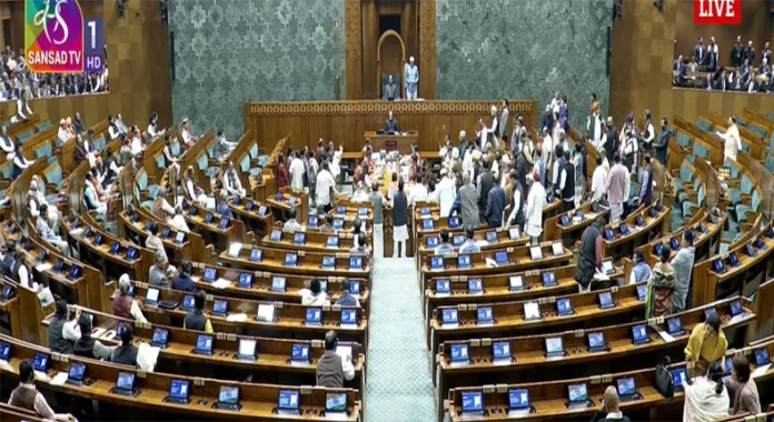 विपक्ष की नारेबाजी के बीच लोकसभा दोपहर तक के लिए स्थगित