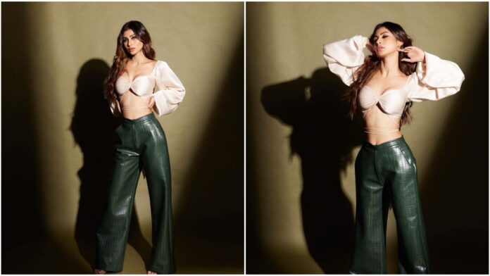 खुले मंच पर मिडिल फिंगर दिखाकर दिया करारा जवाब