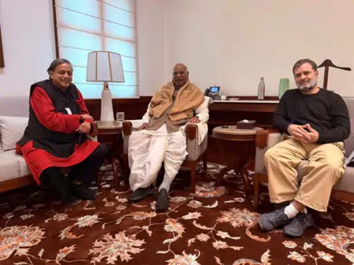 राहुल गांधी और मल्लिकार्जुन खड़गे से मिले कांग्रेस सांसद शशि थरूर