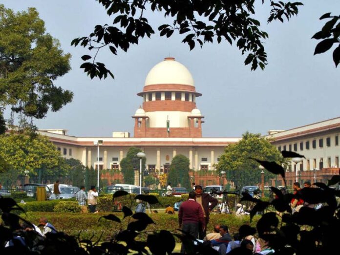 Supreme Court: स्कूलों में लड़कियों को फ्री सैनेटरी पैड मिले, आदेश न मानने वाले स्कूलों की मान्यता रद्द की जाए: सुप्रीम कोर्ट
