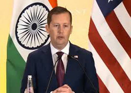 हम भारत-अमेरिका संबंधों को अगले दौर में ले जा रहे : गोर