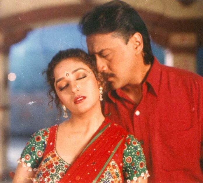 माधुरी दीक्षित संग रोमांस करते वक्त शर्माते थे जैकी श्रॉफ