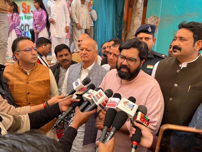 सांसद कार्तिकेय शर्मा ने कांग्रेस पर साधा निशाना, कहा- रोजगार के अवसर को कलंकित कर रही कांग्रेस