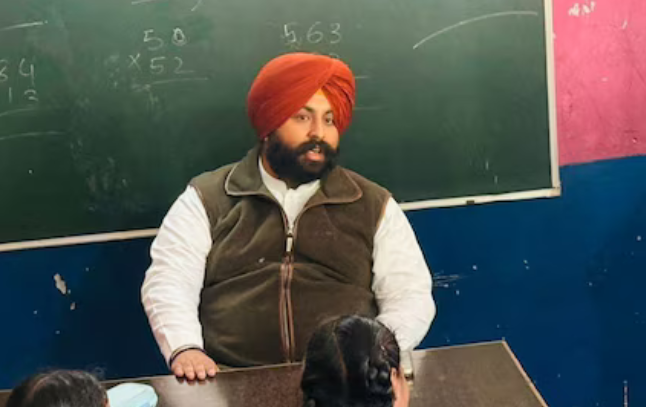 शिक्षा मंत्री हरजोत सिंह बैंस ने 6 टीचरों को कारण बताओ…