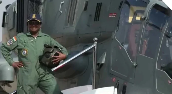 राष्ट्रपति ने ‘प्रचंड’ हेलीकॉप्टर में सह-पायलट के तौर पर उड़ान भरकर रचा इतिहासa¶f