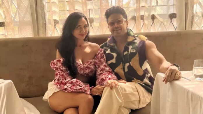 रोल के बदले ‘सर्विस’ की बात? आकांक्षा चामोला के खुलासे से इंडस्ट्री में सनसनी