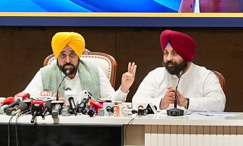 CM भगवंत बोले- शिक्षा क्षेत्र में पंजाब के स्कूलों ने बाजी मारी, राष्ट्रीय सर्वेक्षण में केरल को पछाड़कर अग्रणी बना पंजाब