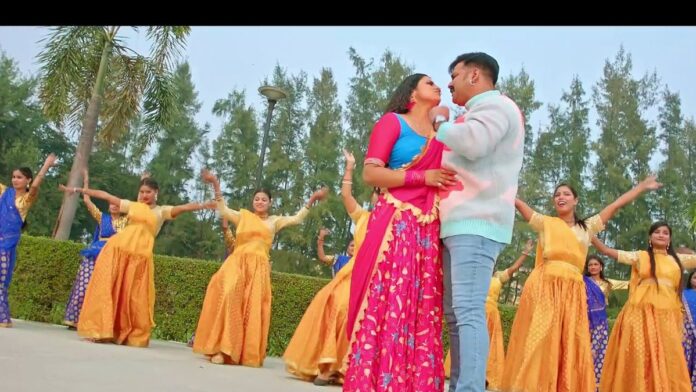 पवन सिंह-आस्था सिंह के रोमांस ने लगाई आग, ‘दिल लेके भाग जाइबे’ हुआ वायरल