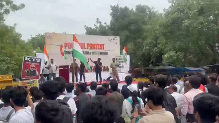 जंतर-मंतर पर सीजेपी का प्रदर्शन दूसरे दिन भी जारी