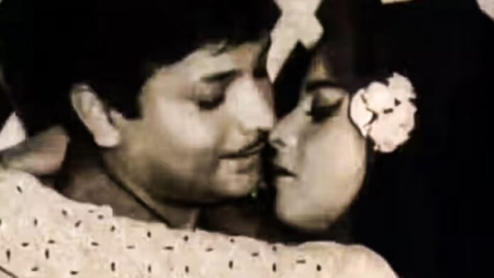 रेखा की जिंदगी का सबसे विवादित किस्सा, नाबालिग उम्र में शूट हुआ था चर्चित Kiss सीन