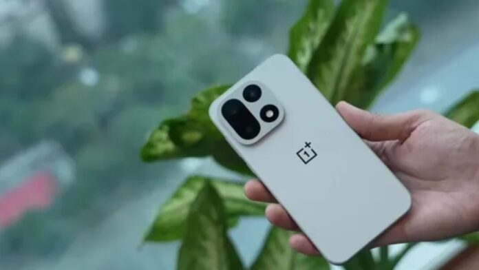 OnePlus 16 में मिल सकती है 9,000mAh बैटरी, गेमिंग और AI के लिए बनेगा बेस्ट फोन