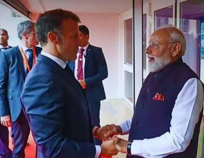 इमैनुएल मैक्रों और पीएम मोदी के बीच हुई द्विपक्षीय बैठक