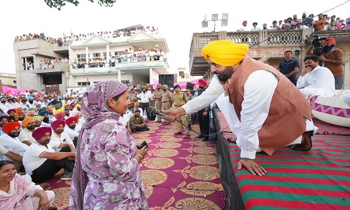 पहली जुलाई को हर महिला के खाते में डाली जाएगी तीन महीने की ‘मांवां-धीयां सत्कार राशि’