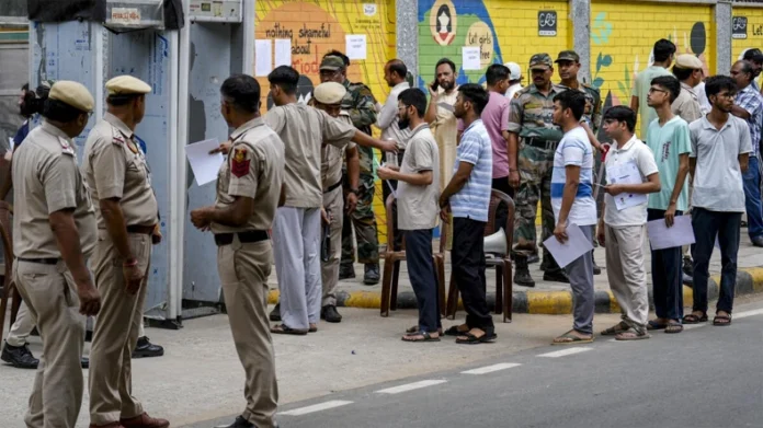 परीक्षा के मद्देनजर देश भर में सुरक्षा-व्यवस्था कड़ी