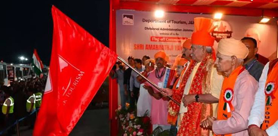 बम-बम भोले के जयकारों के साथ शुरू हुई अमरनाथ यात्रा