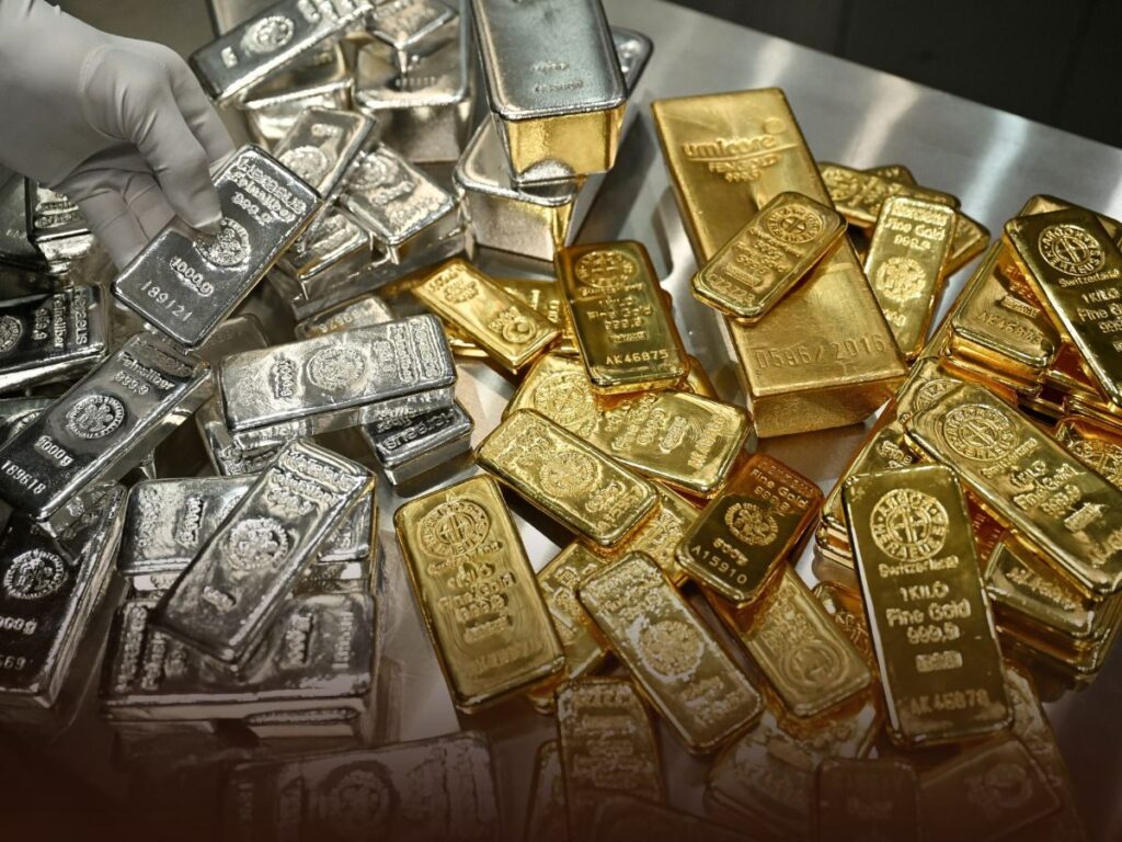 Gold-Silver Price Today: सोना खरीदने वालों की हो गई बल्ले-बल्ले! आज अचानक बदले गोल्ड-चांदी के रेट, जानें ताजा भाव | National