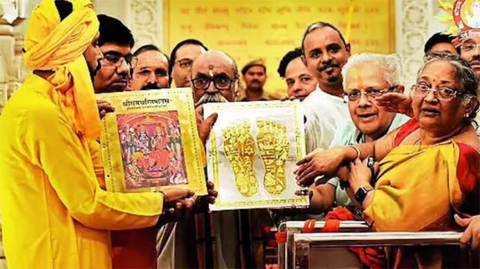 पूर्व केंद्रीय गृह सचिव लक्ष्मी नारायण का दावा- सोने से मढ़ी रामचरितमानस भी चोरी हुई