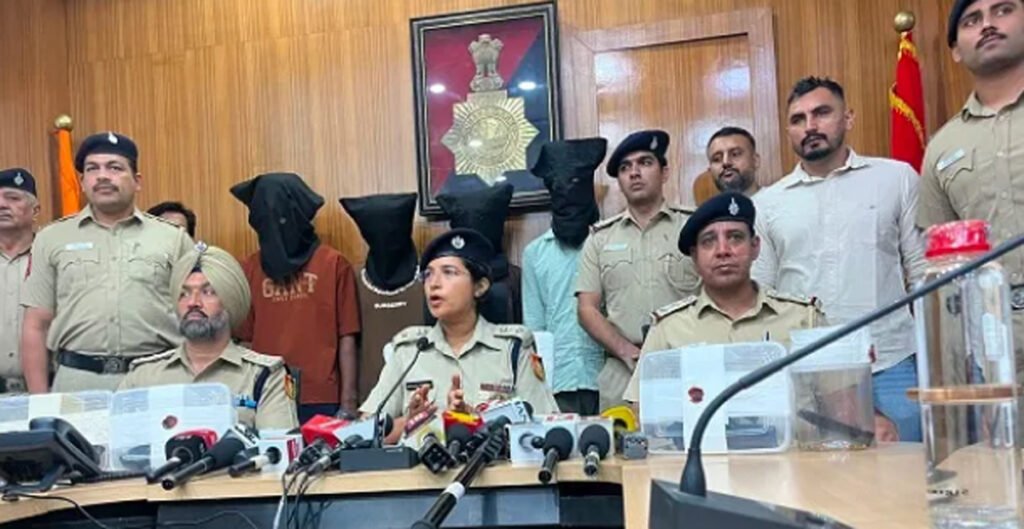 पाकिस्तान से मंगवाए हथियार लेकर गुरुग्राम जा रहे तीन बदमाश चंडीगढ़ में गिरफ्तार