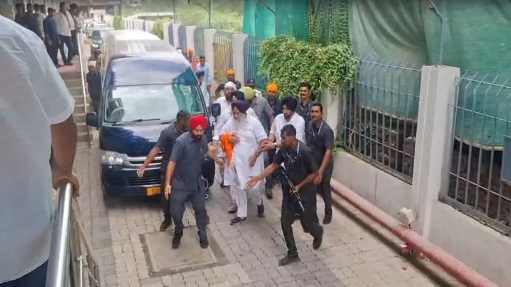 नांदेड़ में सुखबीर सिंह बादल पर कृपाण से हमला