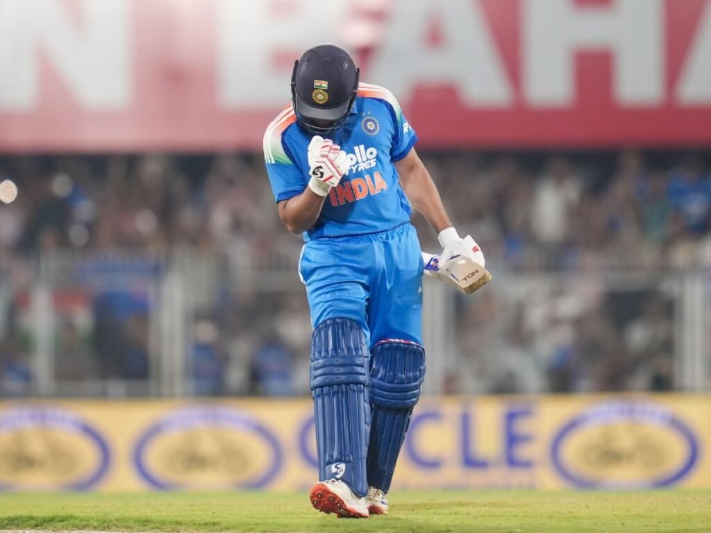Rohit Sharma Century : रोहित शर्मा ने 6 छक्के जड़ ठोकी सेंचुरी, रिकॉर्ड बुक में दर्ज हुआ नाम, वेस्टइंडीज की बॉलिंग कर दी बर्बाद | Sports