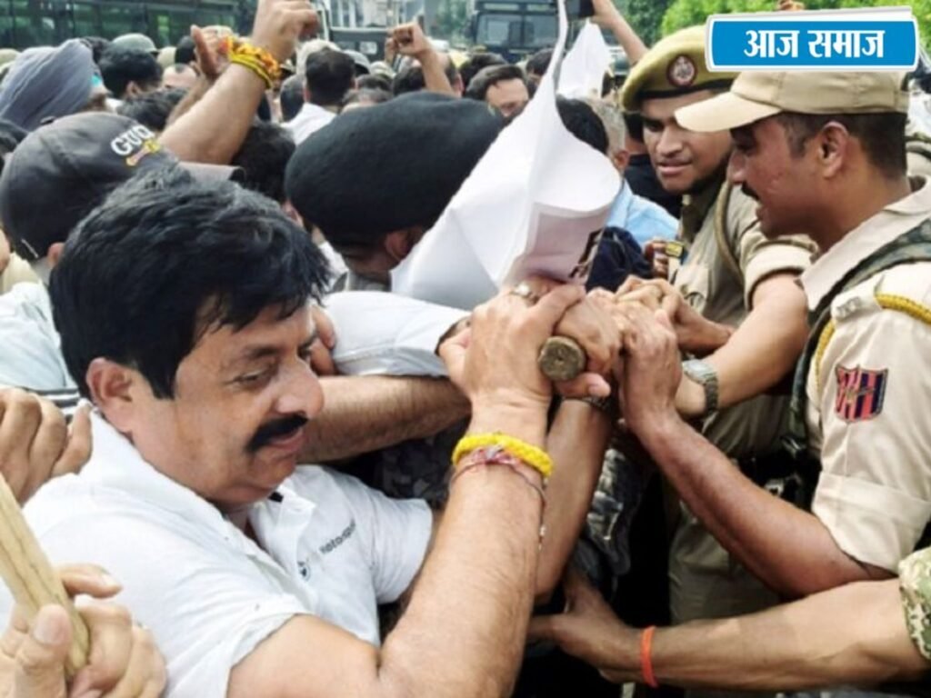 Jammu News: जम्मू में CEC ज्ञानेश कुमार के खिलाफ कांग्रेस का उग्र प्रदर्शन, पुलिस से भिड़े कार्यकर्ता | National