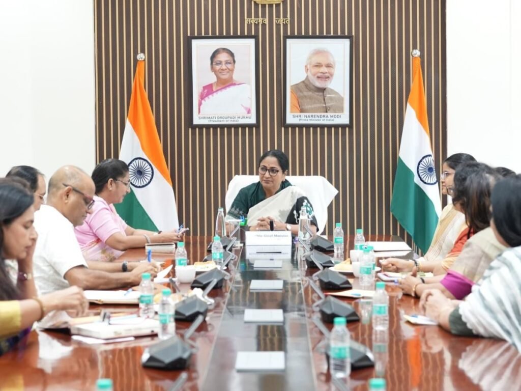 दिल्ली में 10 हजार छात्रों के लिए बनेंगे हॉस्टल, CM रेखा गुप्ता का बड़ा ऐलान, सत्यानिकेतन हादसे के बाद बढ़ा फोकस | Education