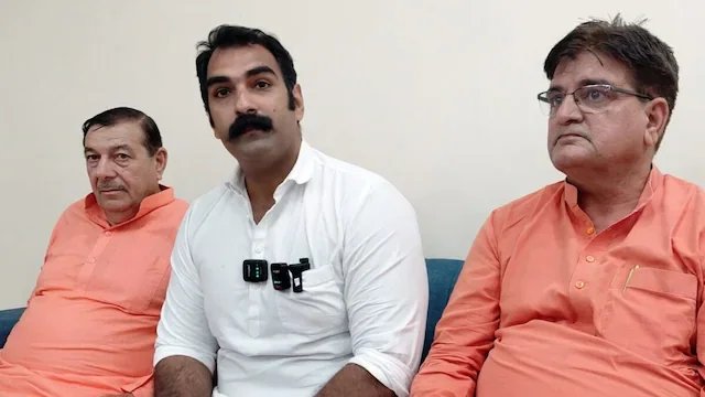 दिल्ली के जंतर-मंतर में Gen-Z आंदोलन में शामिल हुआ था BJP सांसद धर्मबीर चौधरी का बेटा, खुद ही किया खुलासा