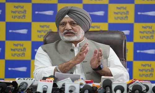 बलतेज पन्नू बोले- बादल परिवार ने अकाली दल को एक पारिवारिक