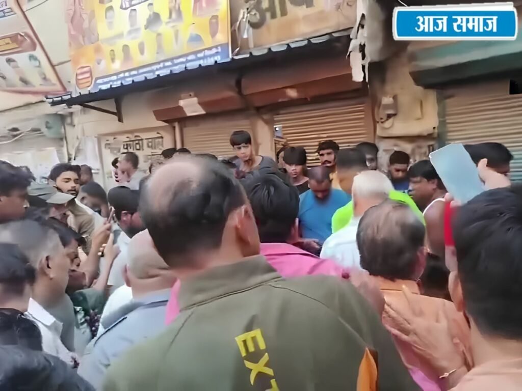 Delhi News: दिल्ली के आनंद पर्वत में DTC बस ने कई वाहनों को रौंदा, एक शख्स की मौत, गुस्साई भीड़ ने बस फूंकी | Delhi