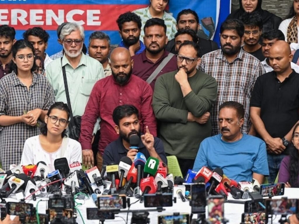 अभिजीत दिपके को बड़ी राहत, फैसला उनके हक में, हाई कोर्ट ने तिरंगा मार्च पर रोक लगाने से किया इनकार | National