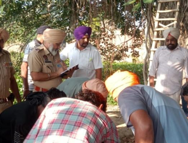 तरनतारन के चौधरीवाला गांव के श्मशान घाट में एक युवक…