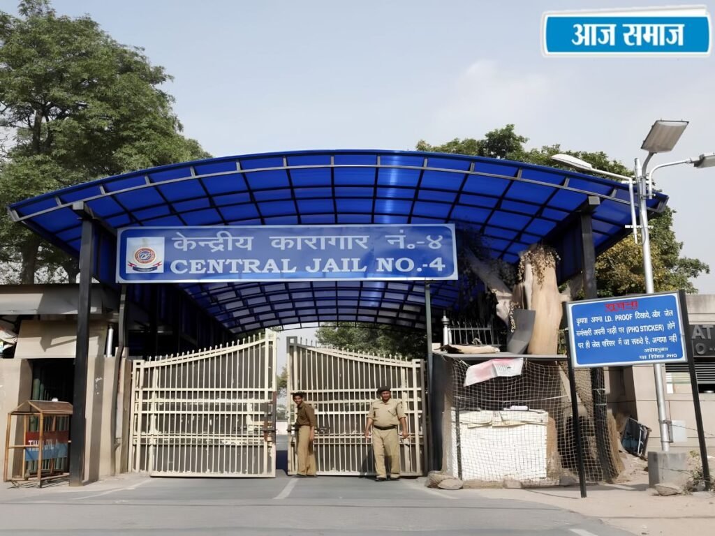 Tihar Jail Ruckus: तिहाड़ जेल के हाई सिक्योरिटी वार्ड में गैंगस्टर्स का हंगामा, अधिकारियों को मारने की धमकी | Delhi