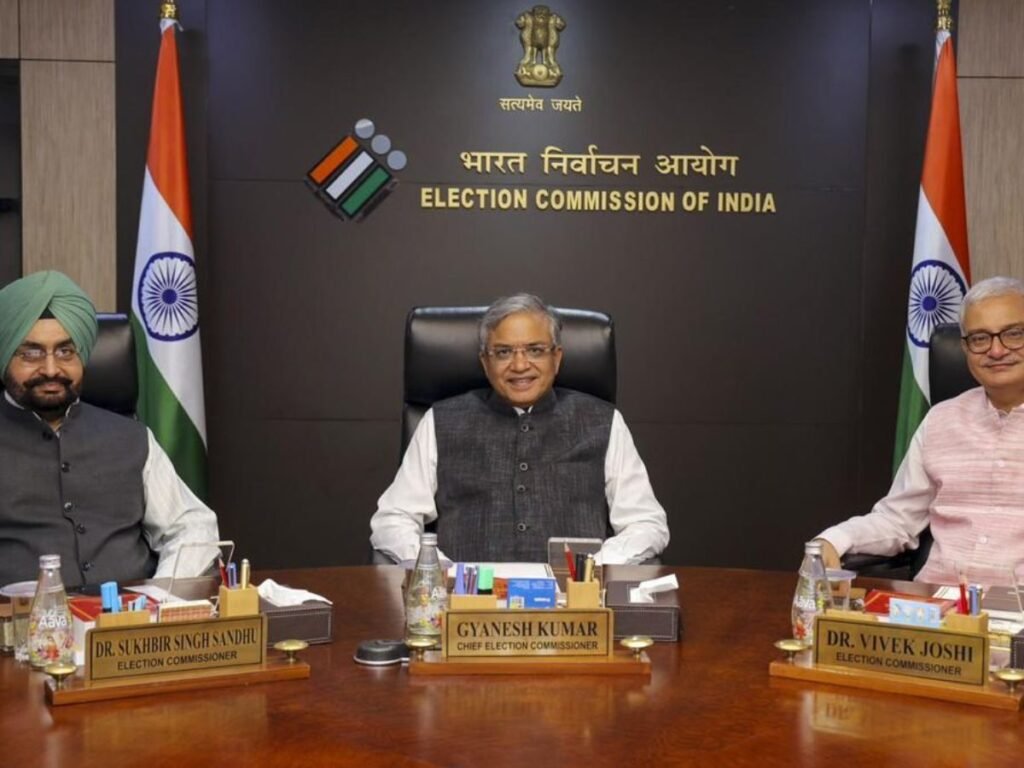 CEC के खिलाफ आरोपों पर 124 IAS का सवाल, ‘जीतने पर ईमानदार और हारने पर धांधली, ऐसा कोई सिस्टम नहीं’, लिखा खुला पत्र