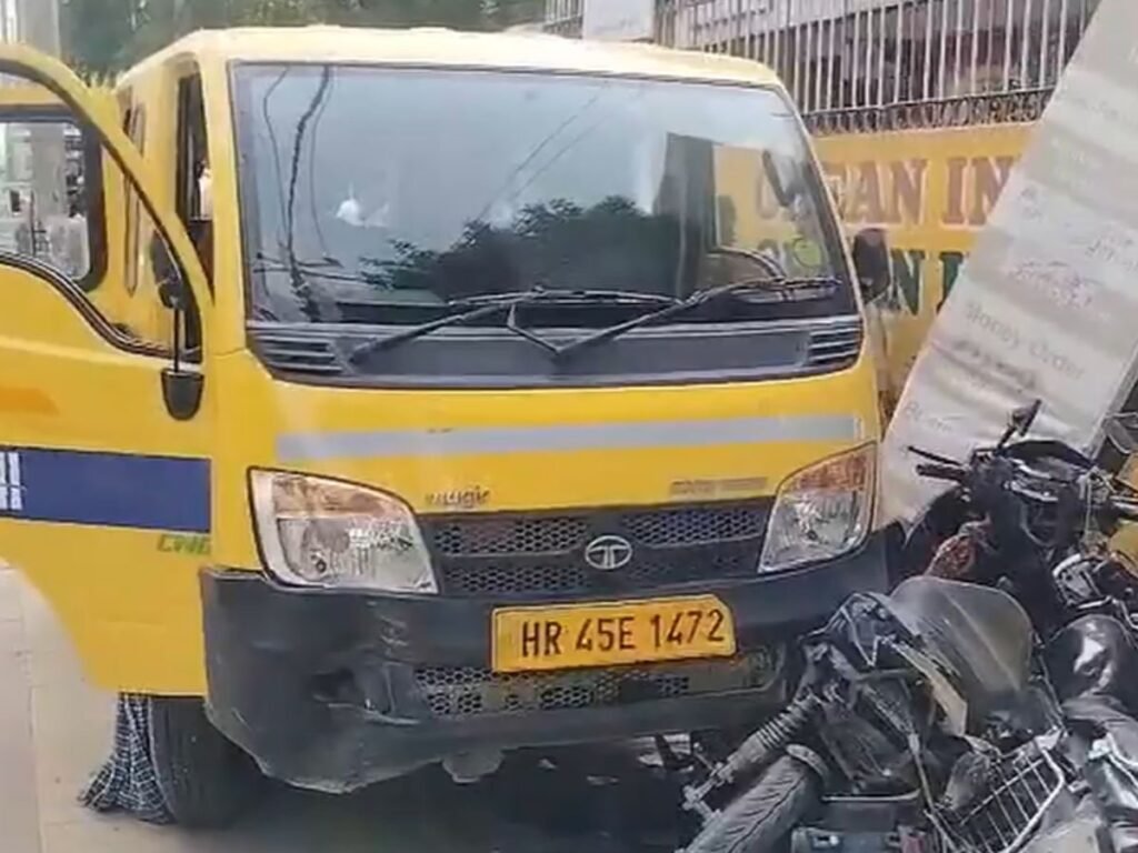 करनाल में तेज रफ्तार ट्रक ने स्कूल वैन को मारी टक्कर, 8 बच्चे घायल
