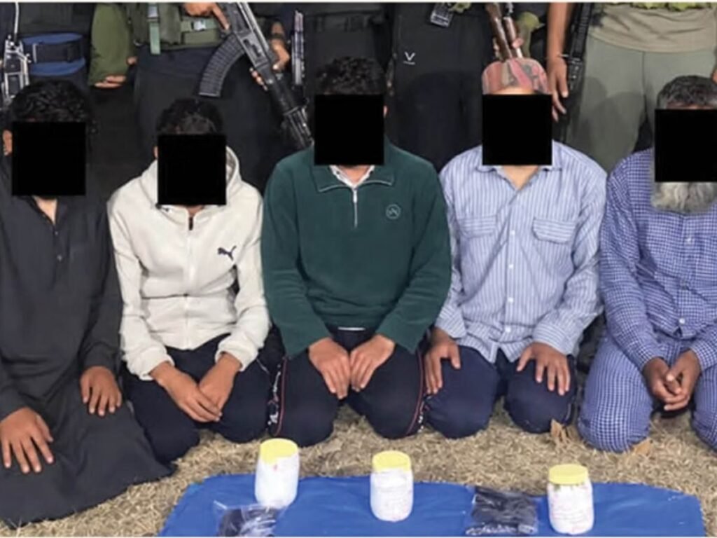जम्मू-कश्मीर में दहशतगर्दों की बड़ी साजिश नाकाम, पिस्टल और हैंडग्रेनेड के साथ आतंकियों के 5 मददगार अरेस्ट